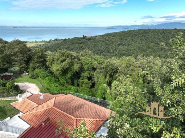casa indipendente in vendita a Magione