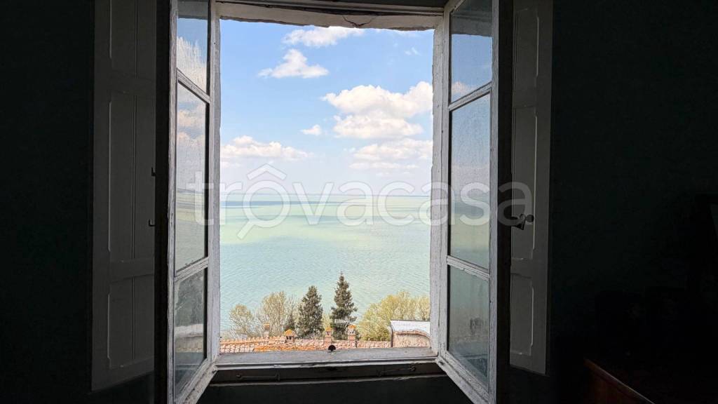 casa indipendente in vendita a Magione in zona Monte del Lago