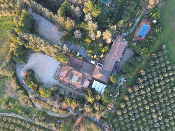intera palazzina in vendita a Magione