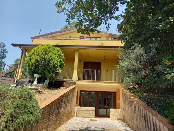 casa indipendente in vendita a Magione in zona Villa