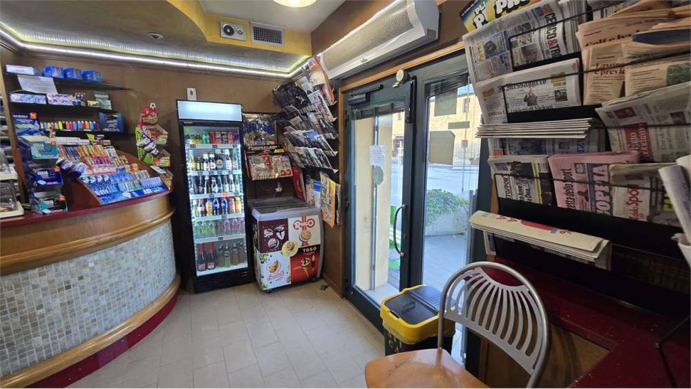 locale commerciale in vendita a Magione in zona Soccorso