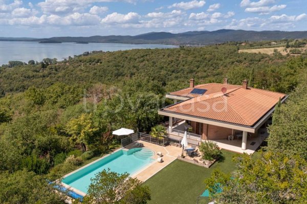 casa indipendente in vendita a Magione in zona Monte del Lago