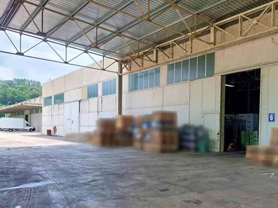 locale commerciale in vendita a Magione in zona Soccorso