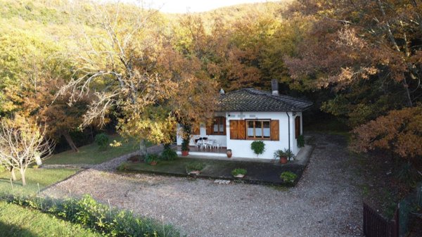 casa indipendente in vendita a Magione in zona Villa