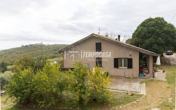 casa indipendente in vendita a Magione