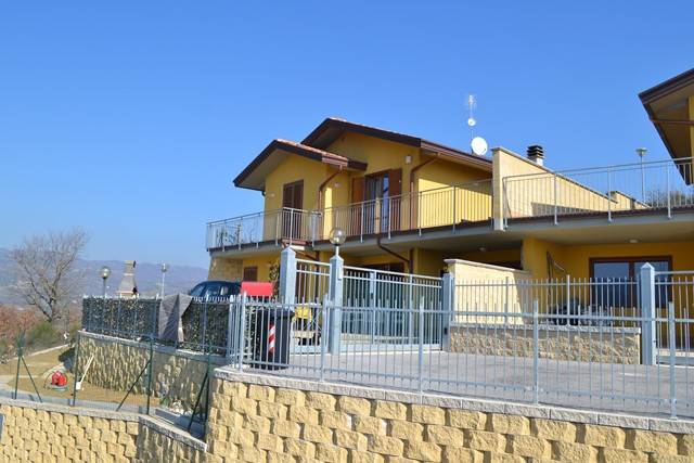 casa indipendente in vendita a Magione in zona Villa
