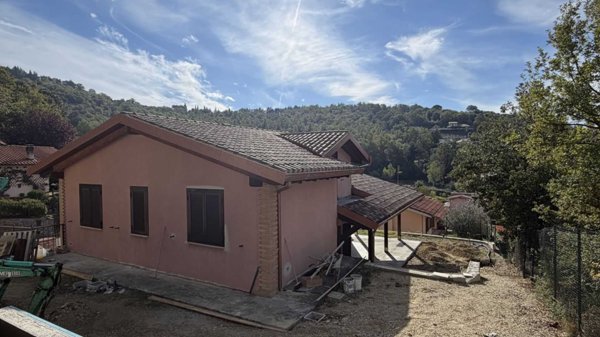 casa indipendente in vendita a Magione in zona Villa
