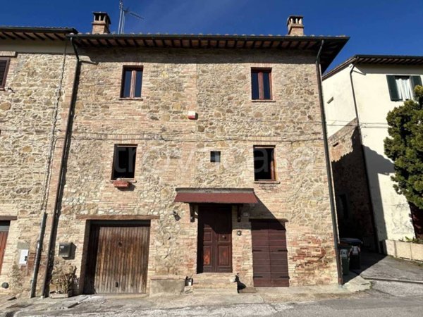 casa indipendente in vendita a Marsciano in zona Mercatello