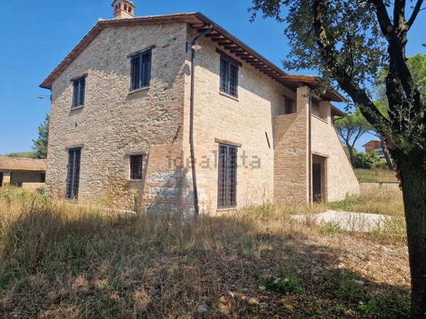 casa indipendente in vendita a Marsciano in zona San Valentino della Collina
