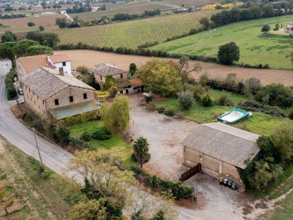 casa indipendente in vendita a Marsciano in zona Castello delle Forme