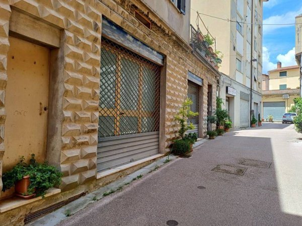 negozio in vendita a Marsciano
