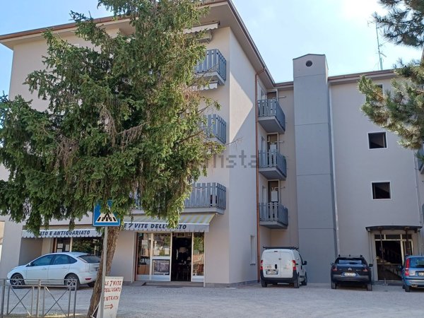 locale commerciale in vendita a Marsciano