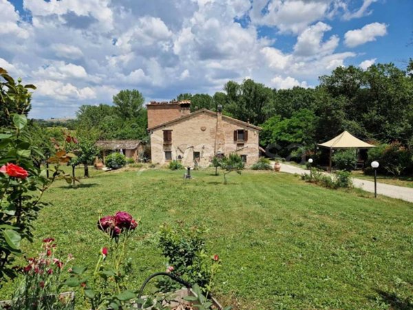 casa indipendente in vendita a Marsciano