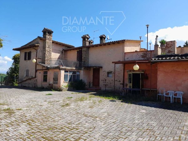 casa indipendente in vendita a Marsciano in zona San Valentino della Collina
