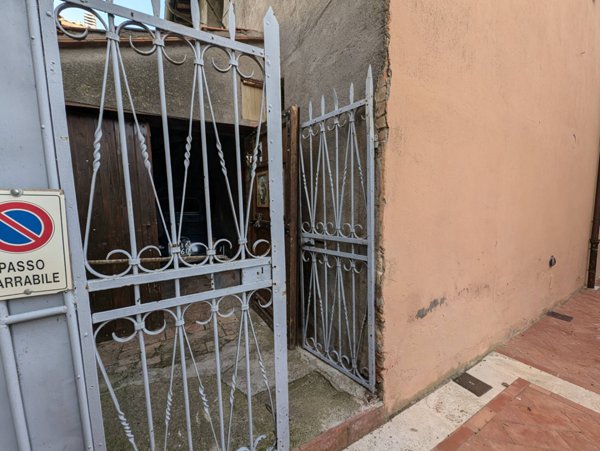 intera palazzina in vendita a Marsciano in zona Badiola