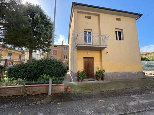 casa indipendente in vendita a Marsciano