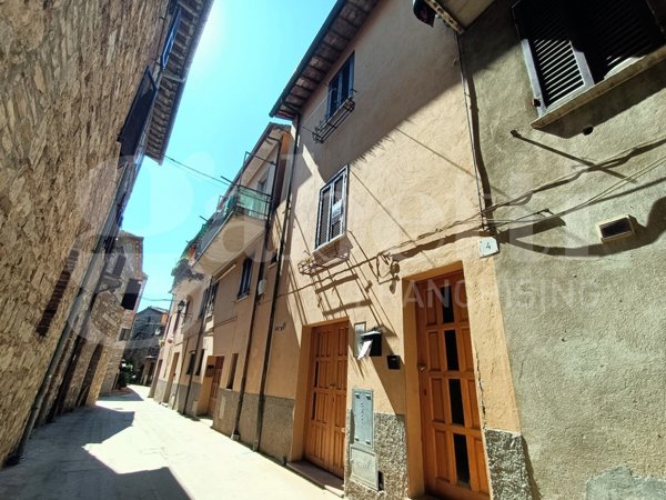 casa indipendente in vendita a Marsciano