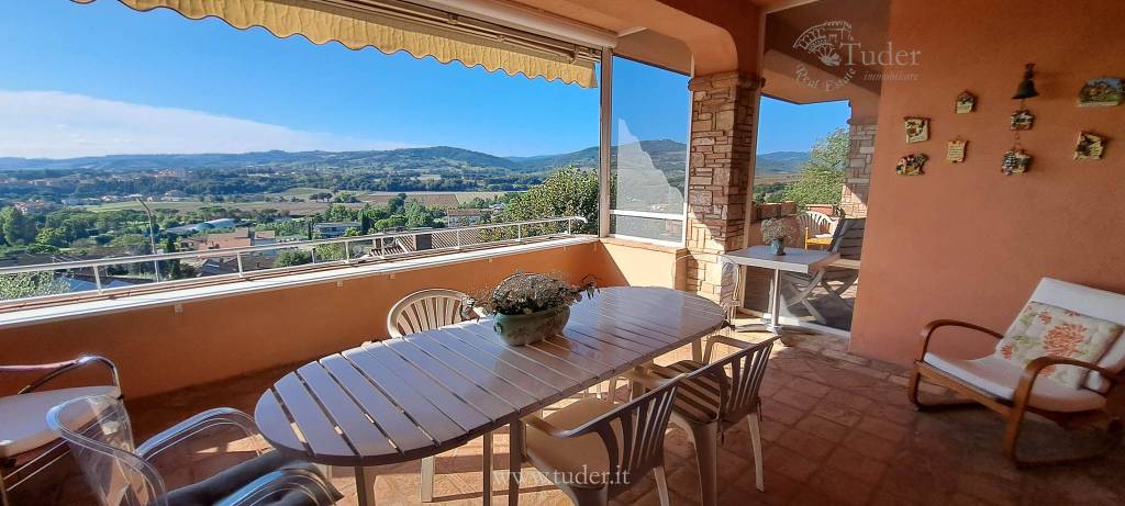 casa indipendente in vendita a Marsciano