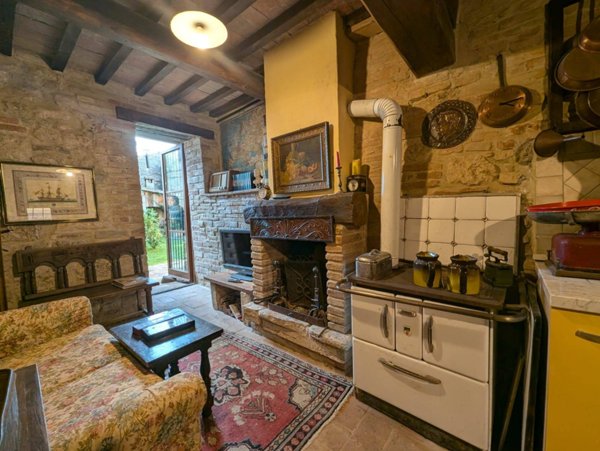 intera palazzina in vendita a Marsciano in zona Badiola