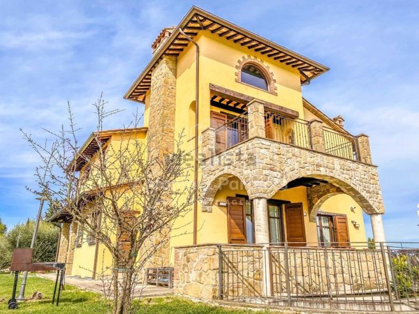 casa indipendente in vendita a Marsciano