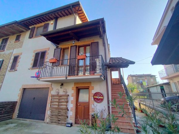 casa indipendente in vendita a Marsciano