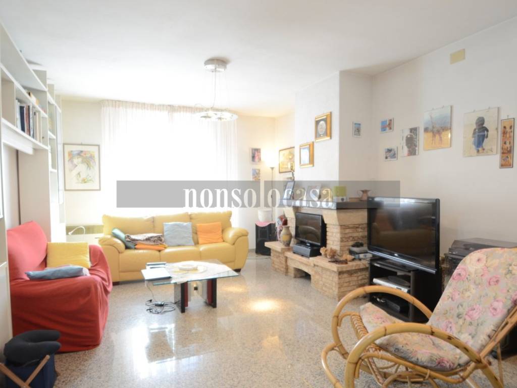 casa indipendente in vendita a Marsciano