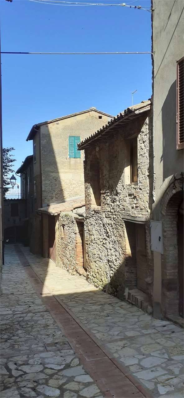 intera palazzina in vendita a Marsciano in zona Compignano