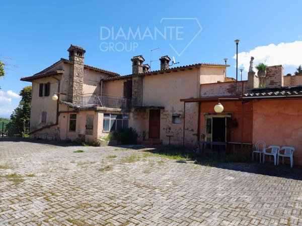 casa indipendente in vendita a Marsciano in zona San Valentino della Collina