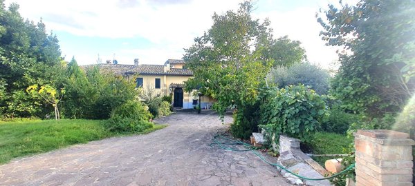 casa indipendente in vendita a Marsciano in zona Spina