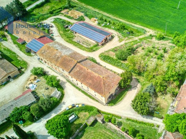 locale di sgombero in vendita a Marsciano