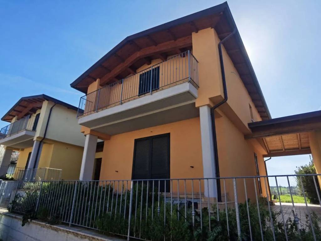 casa indipendente in vendita a Marsciano in zona San Biagio della Valle