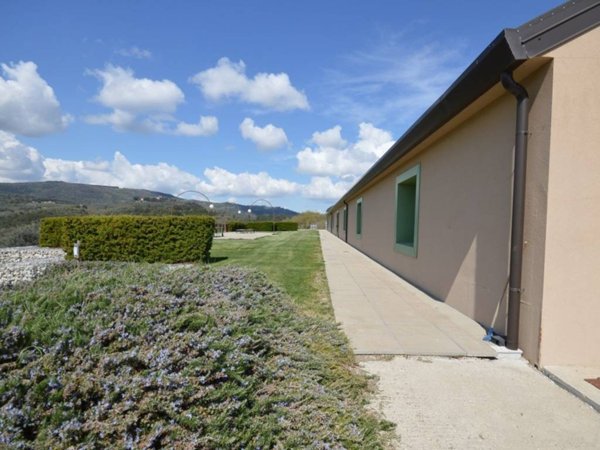 negozio in vendita a Marsciano