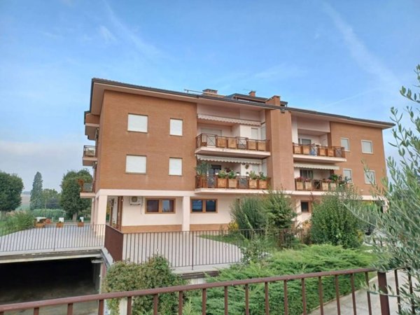 negozio in vendita a Marsciano