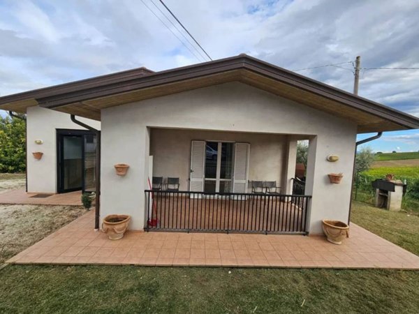 casa indipendente in vendita a Marsciano