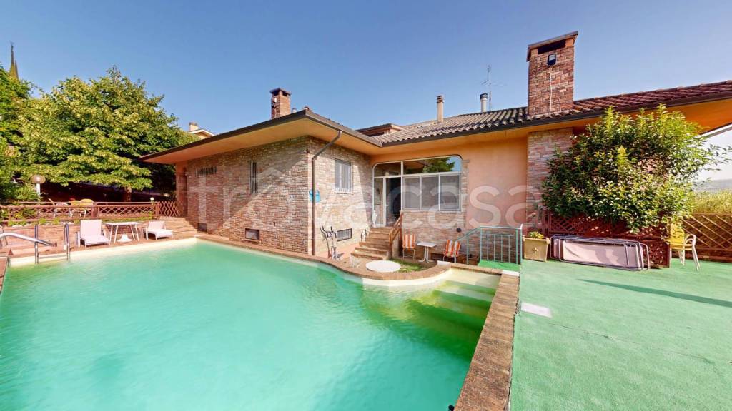 casa indipendente in vendita a Marsciano