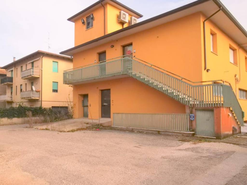 negozio in vendita a Marsciano