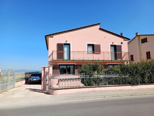 casa indipendente in vendita a Marsciano