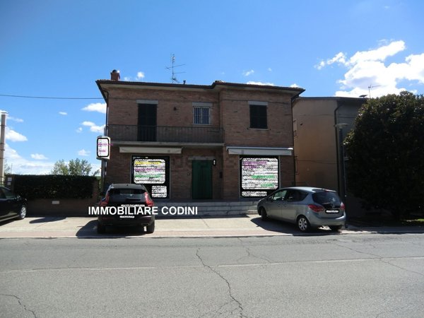 negozio in vendita a Marsciano