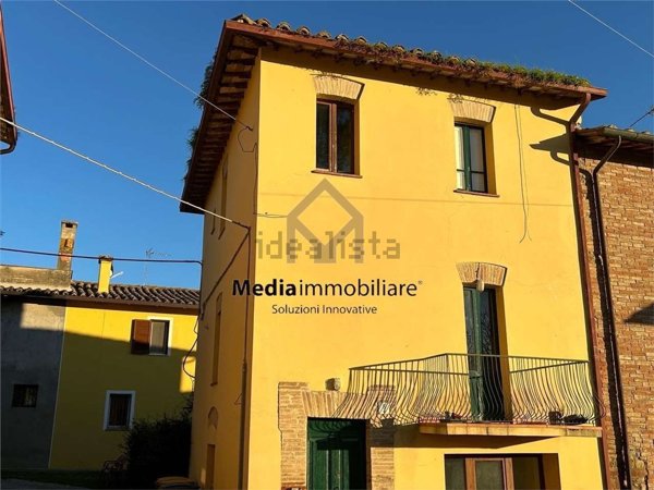 esavano in vendita a Marsciano in zona Spina