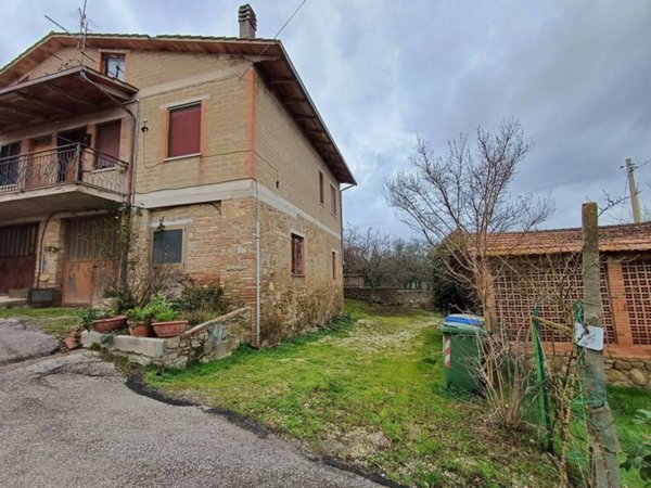 casa indipendente in vendita a Marsciano