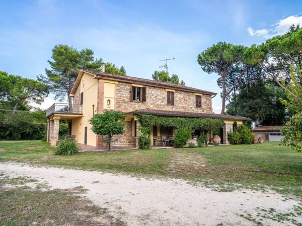 casa indipendente in vendita a Marsciano