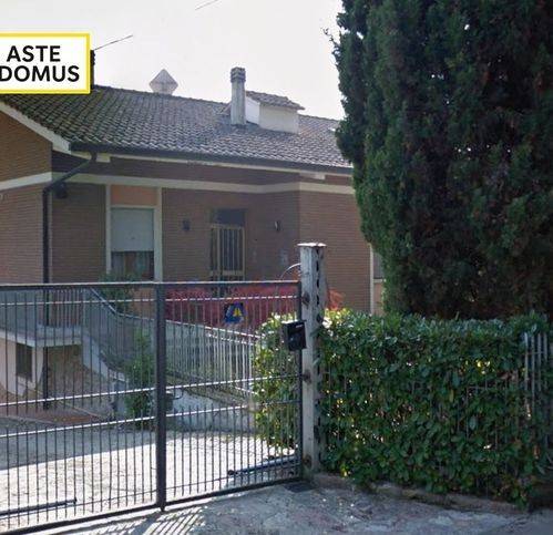 casa indipendente in vendita a Marsciano