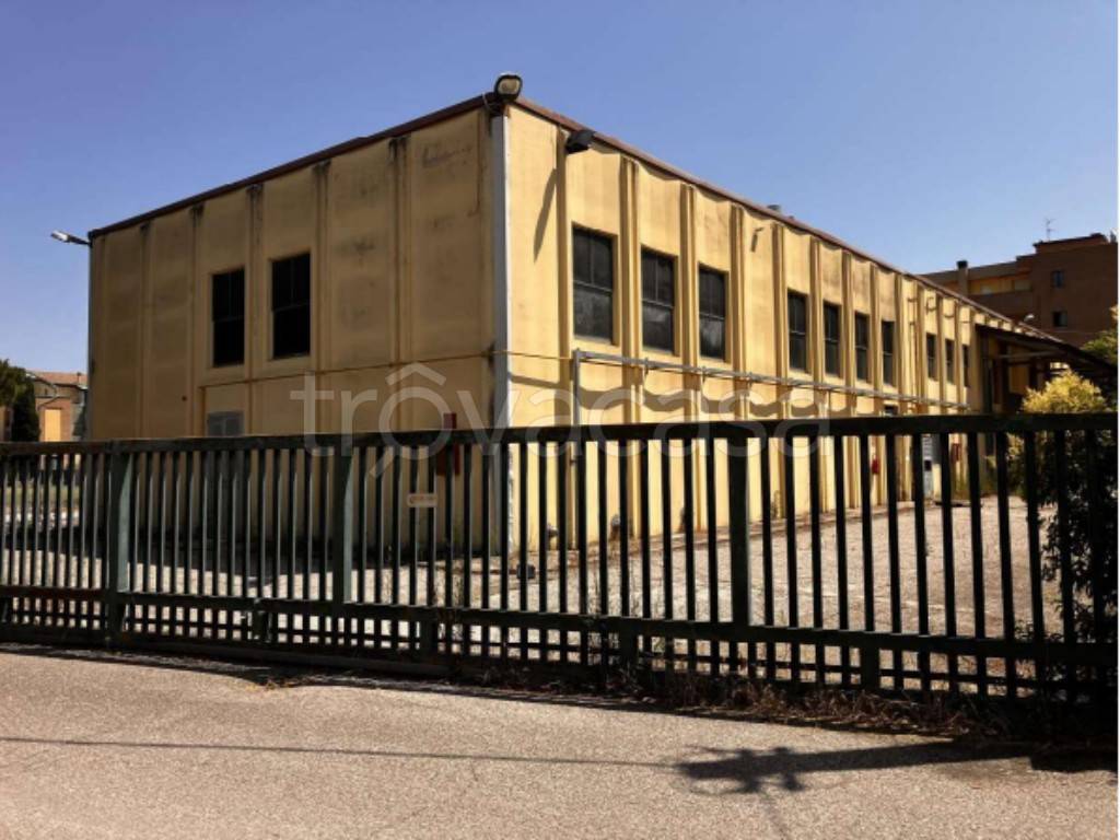 locale commerciale in vendita a Marsciano