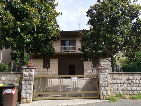 casa indipendente in vendita a Marsciano