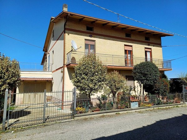 casa indipendente in vendita a Marsciano