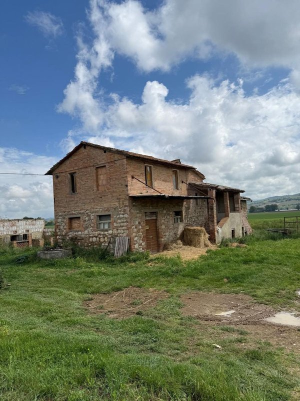 casa indipendente in vendita a Marsciano