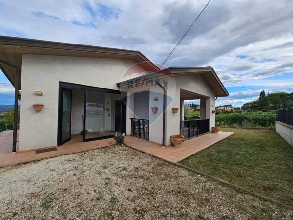 casa indipendente in vendita a Marsciano in zona San Valentino della Collina