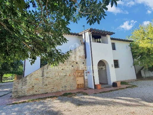 casa indipendente in vendita a Marsciano