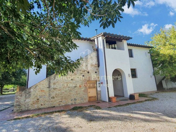 casa indipendente in vendita a Marsciano