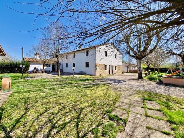 casa indipendente in vendita a Marsciano